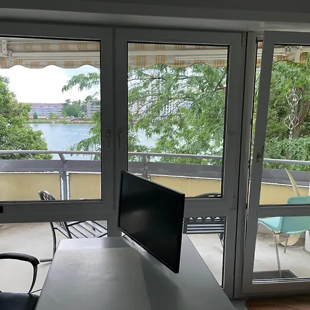 Wohlfuehloase Am Rhein Und Direktes Tram Nach Basel