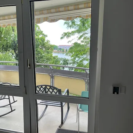 Appartement Wohlfuehloase Am Rhein Und Direktes Tram Nach Basel Weil am Rhein